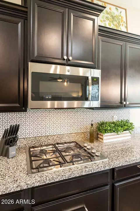 Kitchen - 1517 W Redondo Dr, Gilbert, AZ 85233 photo 4 of 8
