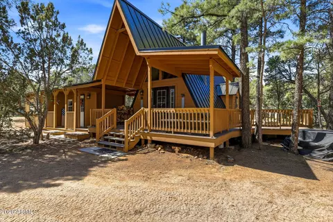 2136 Wildflower Rd, Overgaard, AZ 85933