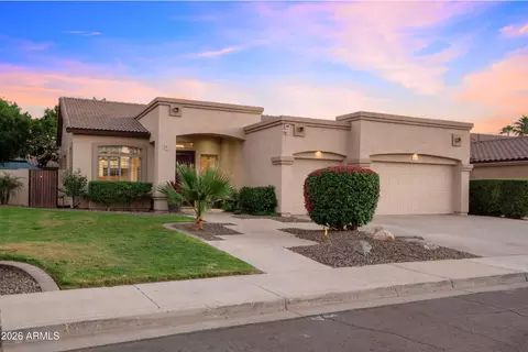 6913 W Abraham Ln, Glendale, AZ 85308