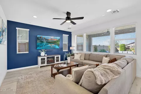 Living - 4112 E Appaloosa Rd, Gilbert, AZ 85296 photo 2 of 4