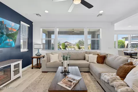 Living - 4112 E Appaloosa Rd, Gilbert, AZ 85296 photo 1 of 4