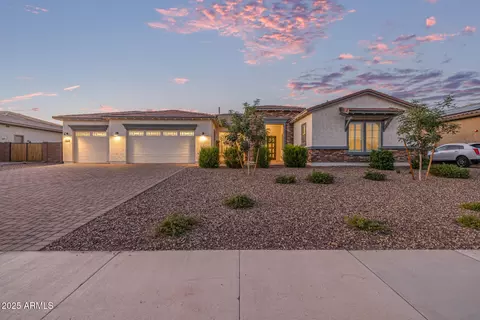 3814 W Running Deer Trl, Phoenix, AZ 85083