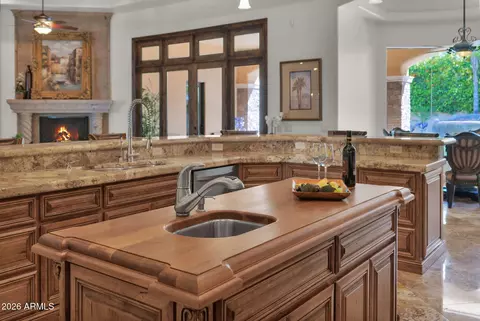 Kitchen - 3055 E Waterman Way, Gilbert, AZ 85297 photo 4 of 7