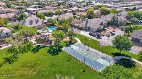 View/Area - 3055 E Waterman Way, Gilbert, AZ 85297 photo 2 of 5