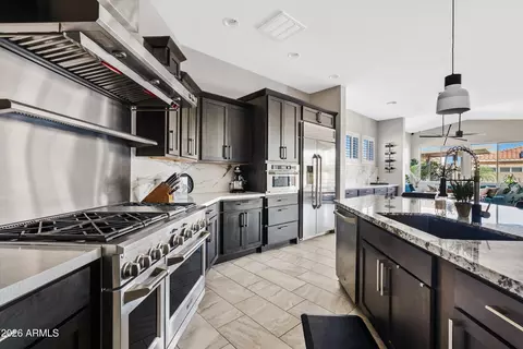 Kitchen - 10332 E Wavelength Ave, Mesa, AZ 85212 photo 3 of 5
