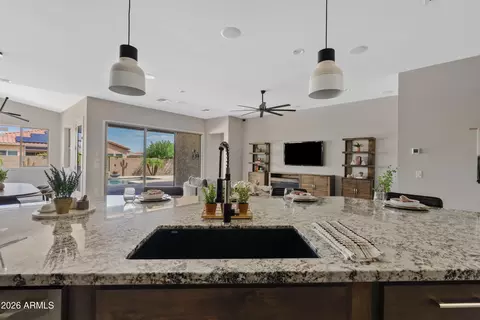 Kitchen - 10332 E Wavelength Ave, Mesa, AZ 85212 photo 4 of 5