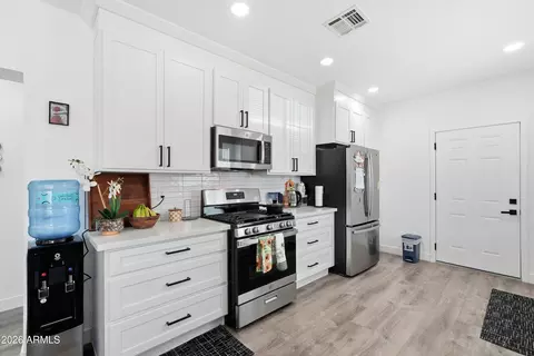 Entry Way - 1020 E Nielson Ave, Mesa, AZ 85204 photo 1 of 4