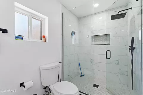 Bath - 1020 E Nielson Ave, Mesa, AZ 85204 photo 3 of 3