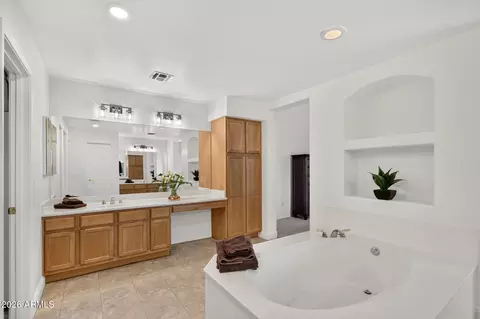 Bath - 3955 E Indigo Bay Ct, Gilbert, AZ 85234 photo 7 of 11