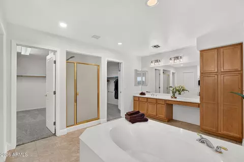Bath - 3955 E Indigo Bay Ct, Gilbert, AZ 85234 photo 5 of 11