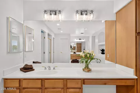 Bath - 3955 E Indigo Bay Ct, Gilbert, AZ 85234 photo 8 of 11