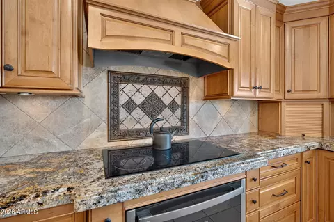 Kitchen - 3955 E Indigo Bay Ct, Gilbert, AZ 85234 photo 6 of 9