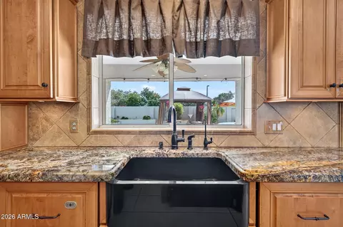 Kitchen - 3955 E Indigo Bay Ct, Gilbert, AZ 85234 photo 7 of 9
