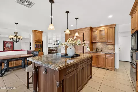 Kitchen - 3955 E Indigo Bay Ct, Gilbert, AZ 85234 photo 3 of 9