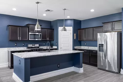 624 W Blue Ridge Dr, San Tan Valley, AZ 85140