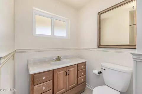 Bath - 6740 N 15th St, Phoenix, AZ 85014 photo 5 of 7