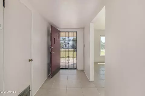 Entry Way - 6740 N 15th St, Phoenix, AZ 85014 photo 2 of 2