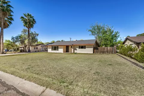 Exterior - 6740 N 15th St, Phoenix, AZ 85014 photo 2 of 9