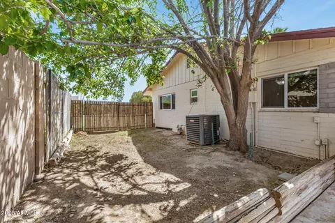 Exterior - 6740 N 15th St, Phoenix, AZ 85014 photo 6 of 9