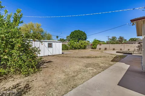 Exterior - 6740 N 15th St, Phoenix, AZ 85014 photo 7 of 9