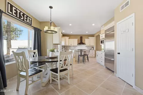 Kitchen - 1454 E Nighthawk Way, Phoenix, AZ 85048 photo 7 of 7