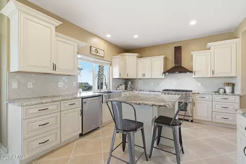 Kitchen - 1454 E Nighthawk Way, Phoenix, AZ 85048 photo 6 of 7