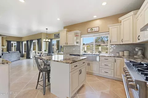 Kitchen - 1454 E Nighthawk Way, Phoenix, AZ 85048 photo 5 of 7