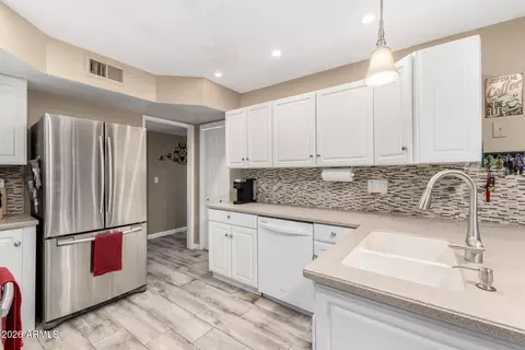 Kitchen - 729 S Edgewater Dr, Mesa, AZ 85208 photo 3 of 5