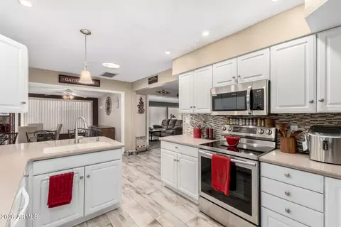 Kitchen - 729 S Edgewater Dr, Mesa, AZ 85208 photo 4 of 5