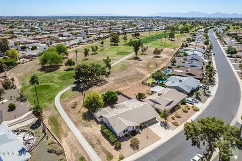 11801 N Coggins Dr, Sun City, AZ 85351