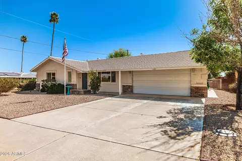 11801 N Coggins Dr, Sun City, AZ 85351