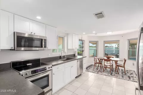 Kitchen - 3827 E Larkspur Dr, Phoenix, AZ 85032 photo 1 of 2