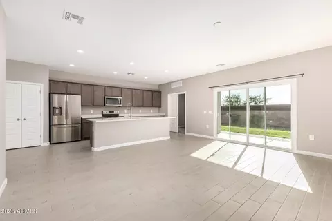 37044 N Aleutian Dr, San Tan Valley, AZ 85143