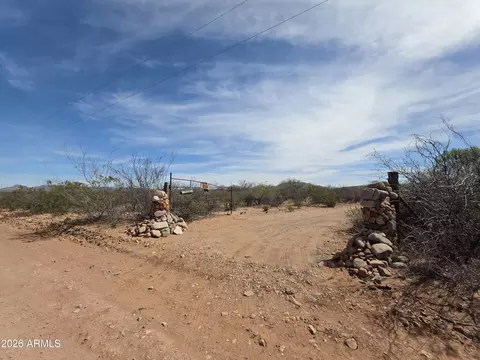 1733 N Gunsmoke Ave, Sierra Vista, AZ 85635