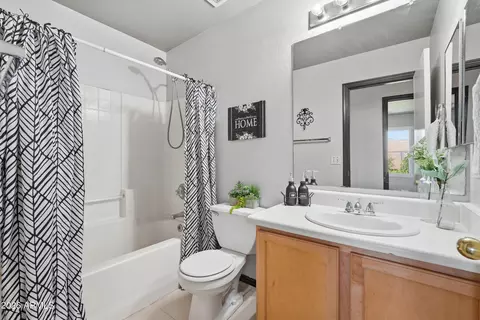 Bath - 2585 E Harrison Ct, Gilbert, AZ 85295 photo 2 of 2
