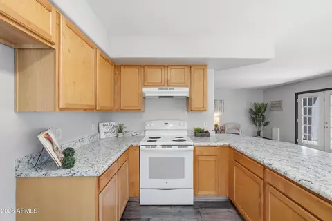 Kitchen - 2585 E Harrison Ct, Gilbert, AZ 85295 photo 2 of 4