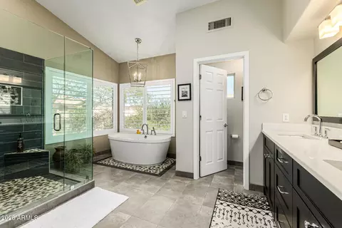 Bath - 1605 E Saltsage Dr, Phoenix, AZ 85048 photo 1 of 6