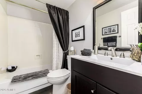 Bath - 1605 E Saltsage Dr, Phoenix, AZ 85048 photo 4 of 6