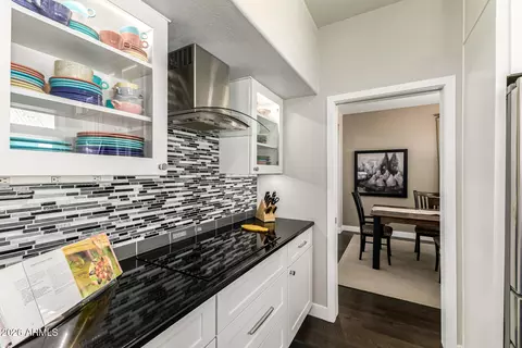 Kitchen - 1605 E Saltsage Dr, Phoenix, AZ 85048 photo 7 of 7