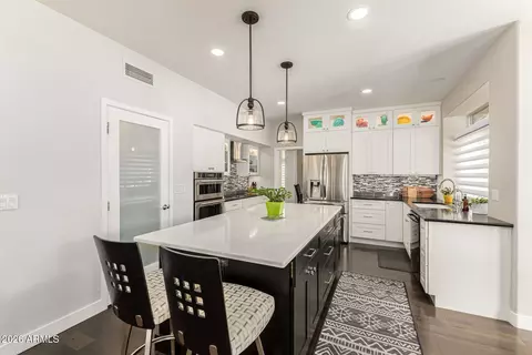 Kitchen - 1605 E Saltsage Dr, Phoenix, AZ 85048 photo 1 of 7