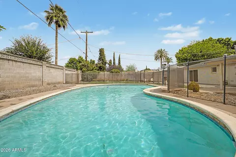 Exterior - 210 El Camino Dr, Phoenix, AZ 85020 photo 8 of 10
