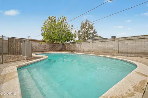 Exterior - 210 El Camino Dr, Phoenix, AZ 85020 photo 7 of 10