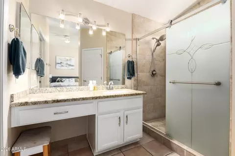 Bath - 2017 E Aire Libre Ave, Phoenix, AZ 85022 photo 1 of 2