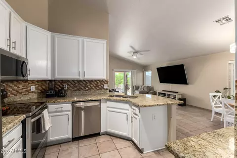 Kitchen - 2017 E Aire Libre Ave, Phoenix, AZ 85022 photo 3 of 3