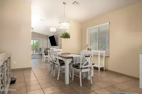 Dining - 2017 E Aire Libre Ave, Phoenix, AZ 85022 photo 2 of 3