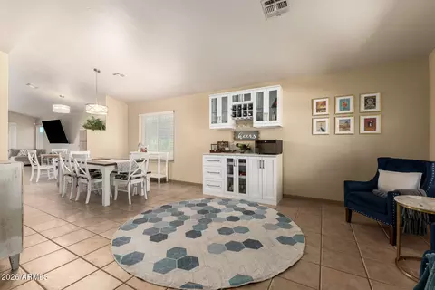 Dining - 2017 E Aire Libre Ave, Phoenix, AZ 85022 photo 1 of 3