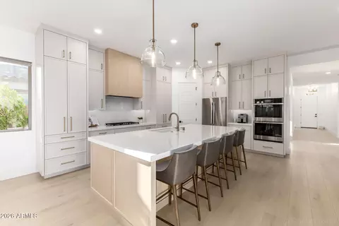 4423 W Park View Ln, Glendale, AZ 85310