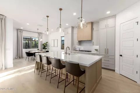 4423 W Park View Ln, Glendale, AZ 85310