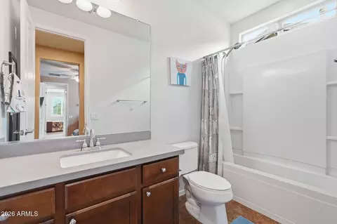 Bath - 3608 E Salter Dr, Phoenix, AZ 85050 photo 3 of 5