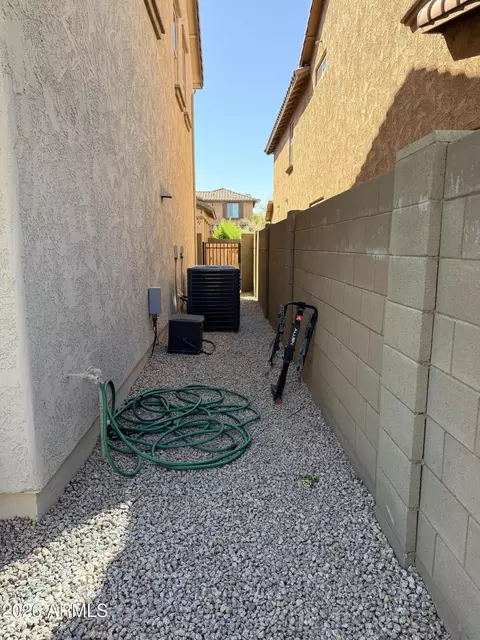 Exterior - 3608 E Salter Dr, Phoenix, AZ 85050 photo 12 of 13